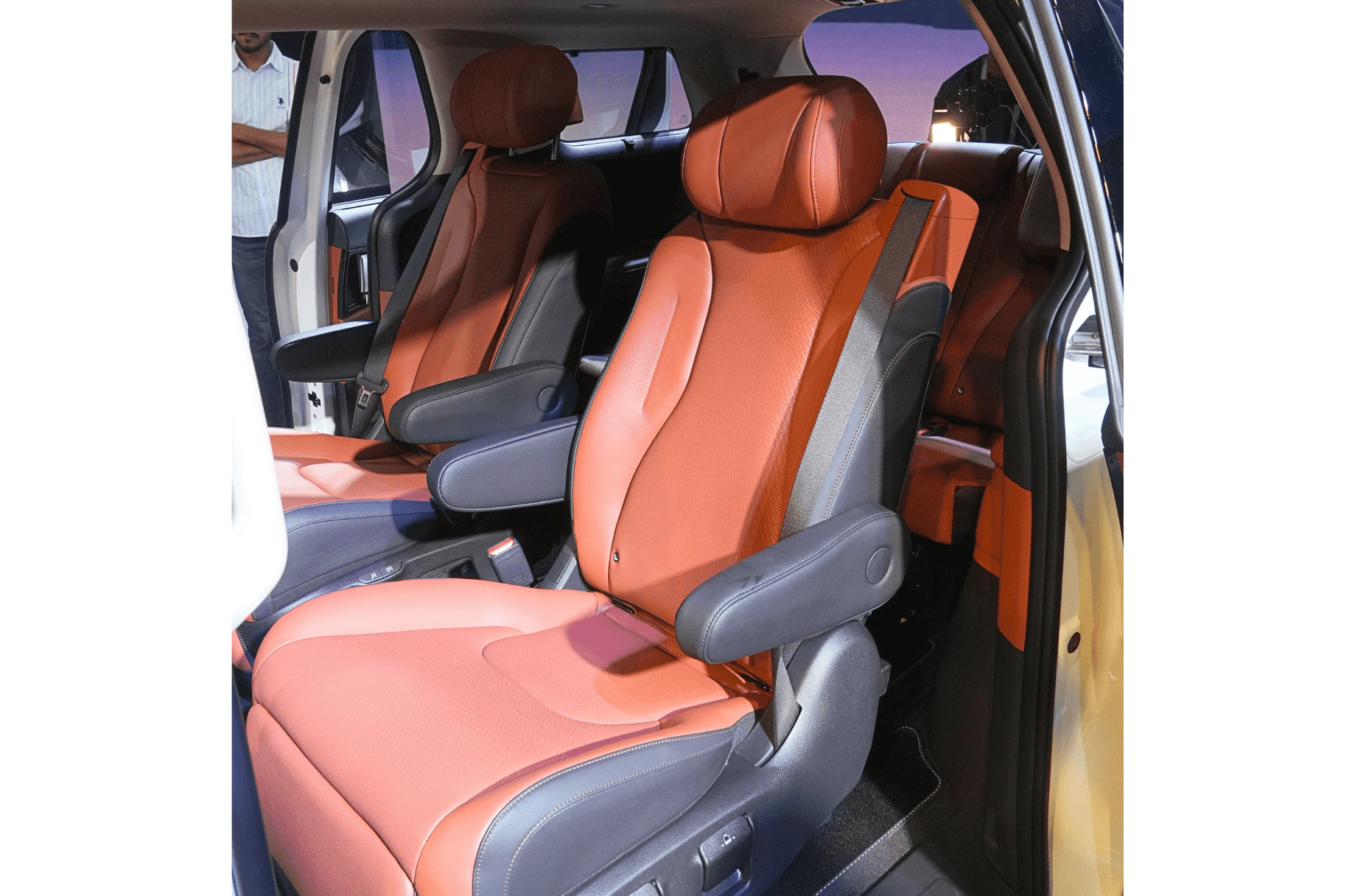 New Kia Carnival launched at Rs 63.90 lakh - Image 2